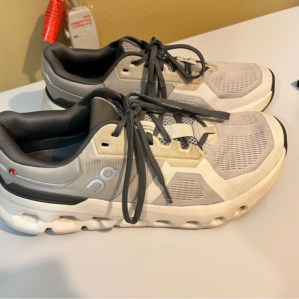On Cloudstratus Running Sneakers in Light Gray and White